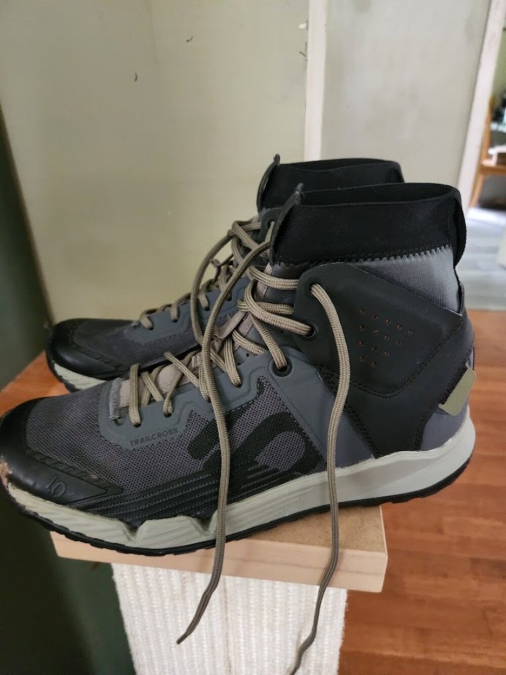 five ten trail cross mid pro mountain bike shoes